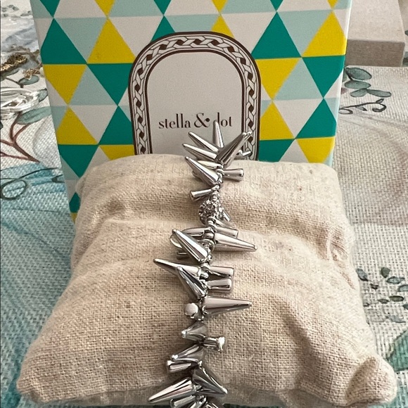 Stella & Dot Metallic Spike Bracelet - Picture 1 of 3